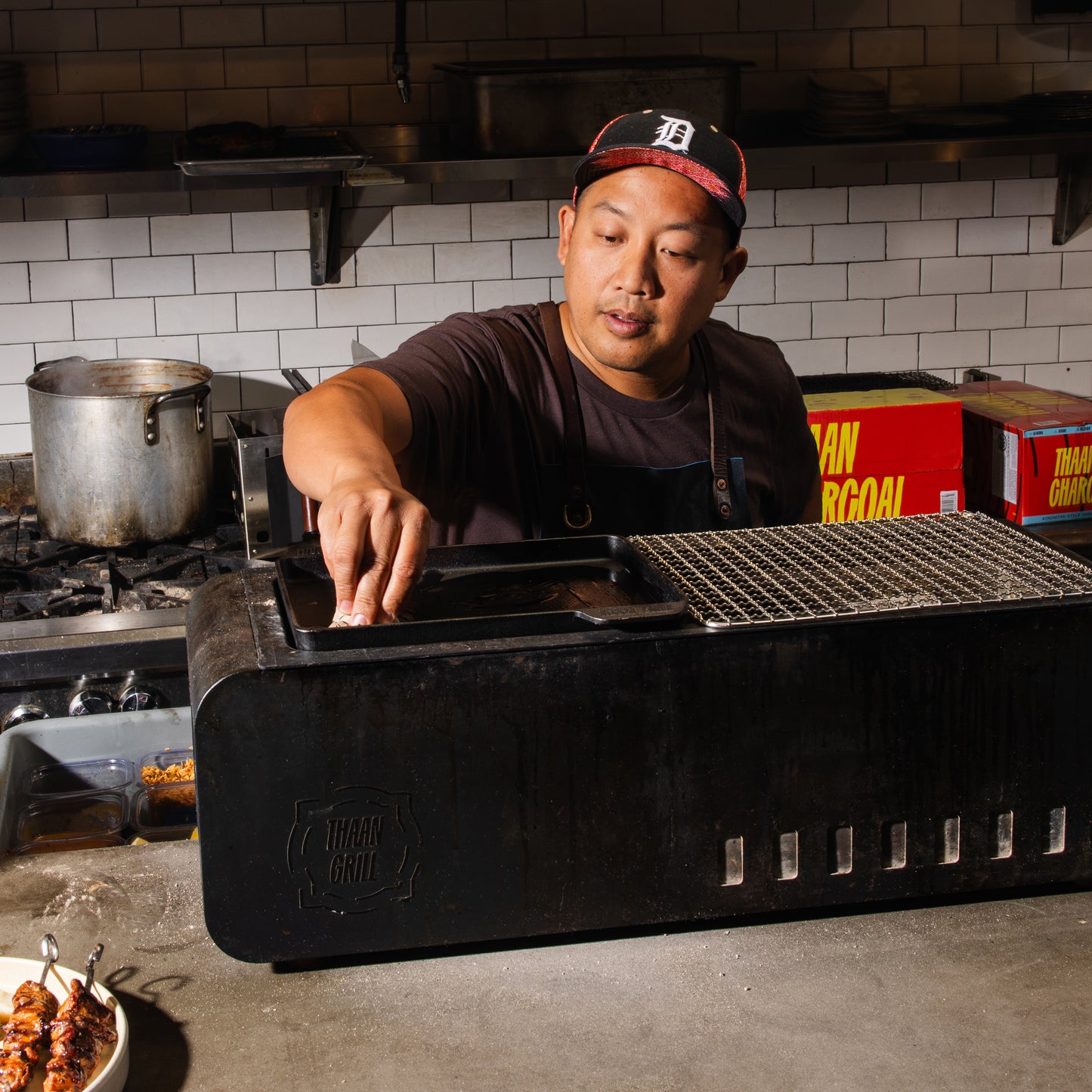 Thaan Plaancha Cast Iron Griddle