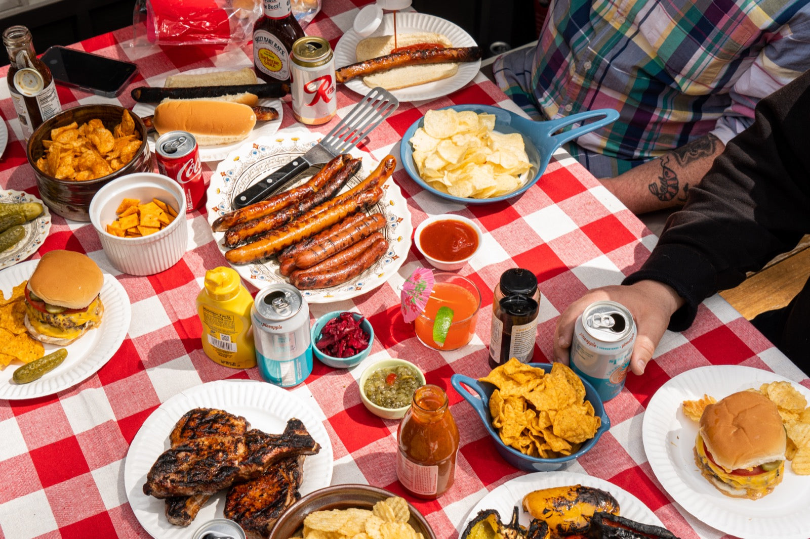 Everyday meals or communal tableside grilling
